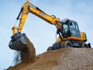 medium boom excavator