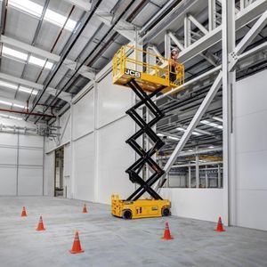 mobile scissor lift 1