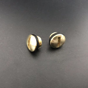brass plug / vent / metal