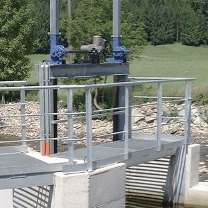 dual sluice gate drive