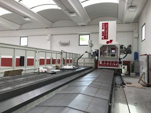 CNC boring and milling center