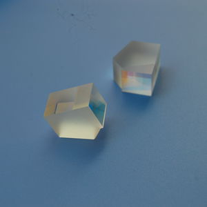 变形的光学棱镜