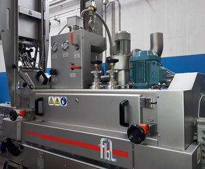 vacuum capping machine
