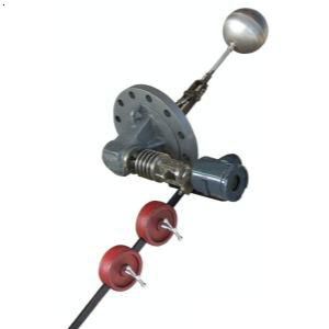 float level transmitter / for liquids / with digital display / flange-mount