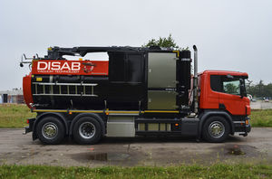 suction excavator for industrial applications