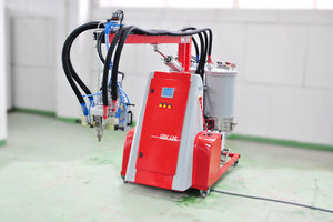 PU foam mixing and metering unit