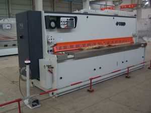 hydraulic shear / for metal / guillotine