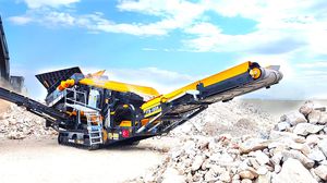 mobile crushing and screening plant 1