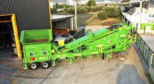 mobile crushing and screening plant 1