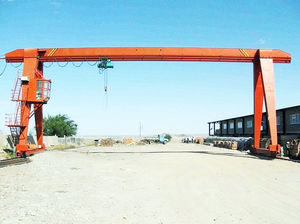 rail-mounted gantry crane