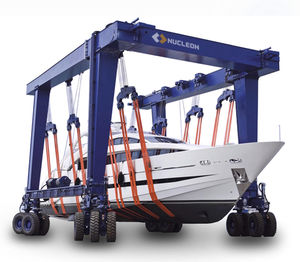 rubber-tired gantry crane