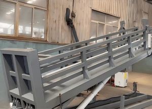 hydraulic metal lifting and turning device 1