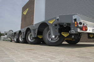 4-axle semi-trailer
