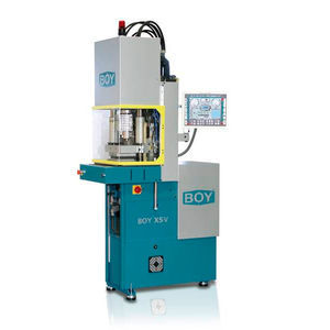 vertical injection molding machine