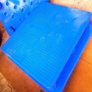 plastic pallet