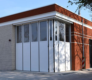 curved sliding door