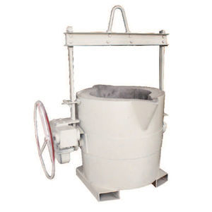 molten metal transfer crucible