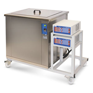 ultrasonic cleaning machine / spray / for additive manufacturing / high-pressure