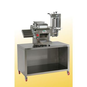 Multipla Extruder-based combi pasta machine