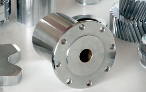 SAE flange