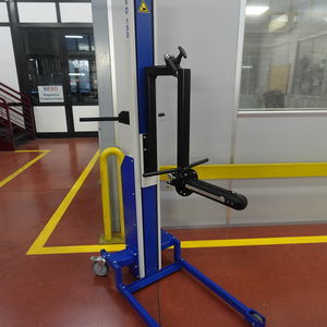 manual lifter