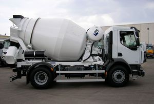 truck-mounted concrete mixer