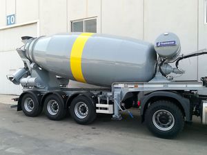 mobile concrete mixer