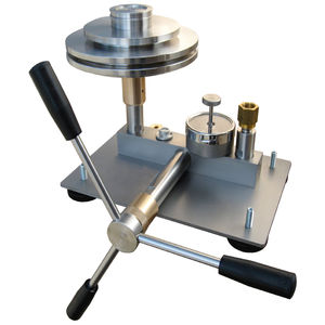 hydraulic deadweight tester