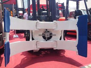 roll materials handling clamp