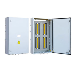 底座上的电控箱