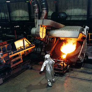 pouring furnace