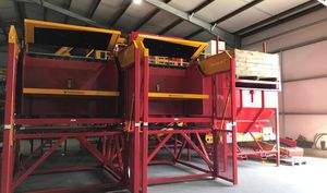hydraulic tipping station