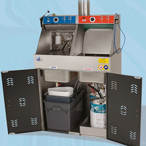 auto body cleaning station