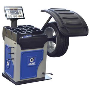 汽车车轮平衡器