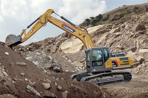 medium excavator