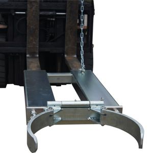 drum lifter with gripping tool
