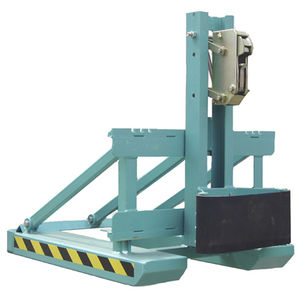 drum lifter with gripping tool