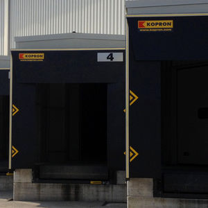 isothermal dock shelter