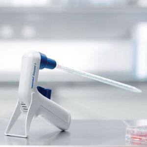 battery-powered pipette controller