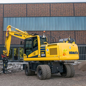 medium excavator