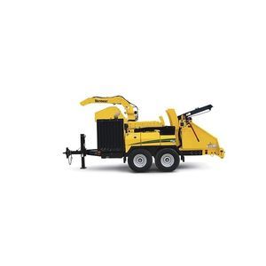 trailer-mount wood chipper