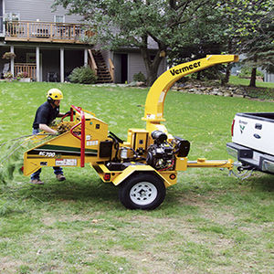 trailer-mount wood chipper