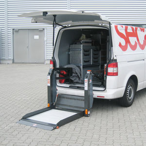 retractable lift gate 1
