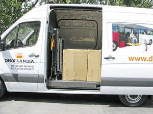 column type lift gate 1