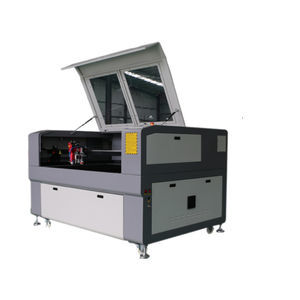 CO2 laser cutting machine