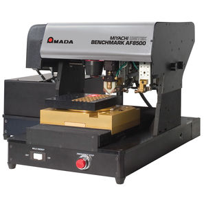 lid placing and sealing machine / flexible / welding / computer-controlled
