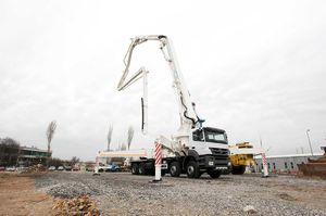 construction truck-mounted concrete pump
