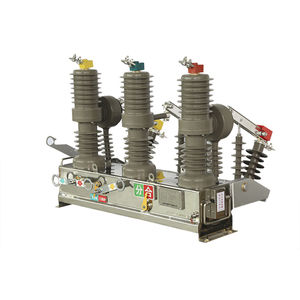 pole-mounted circuit breaker