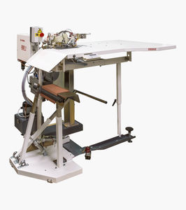 twin-needle overlock sewing machine