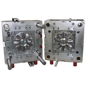 hot-runner plastic injection mold